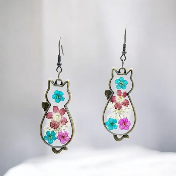 Antique Bronze Dried Flower Cat Earrings – Boho Vintage Mosaic Floral Design - Picture 5 of 6